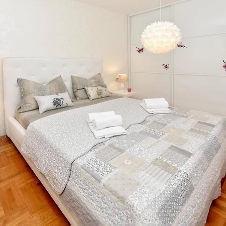 Bulletin Apartman
