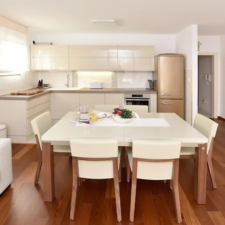 Apartman Bulletin Podstrana